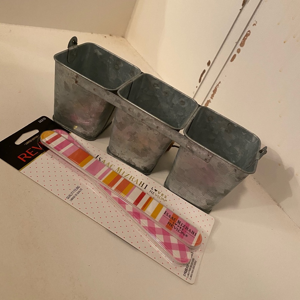 Organizer - Picture 2 of 2